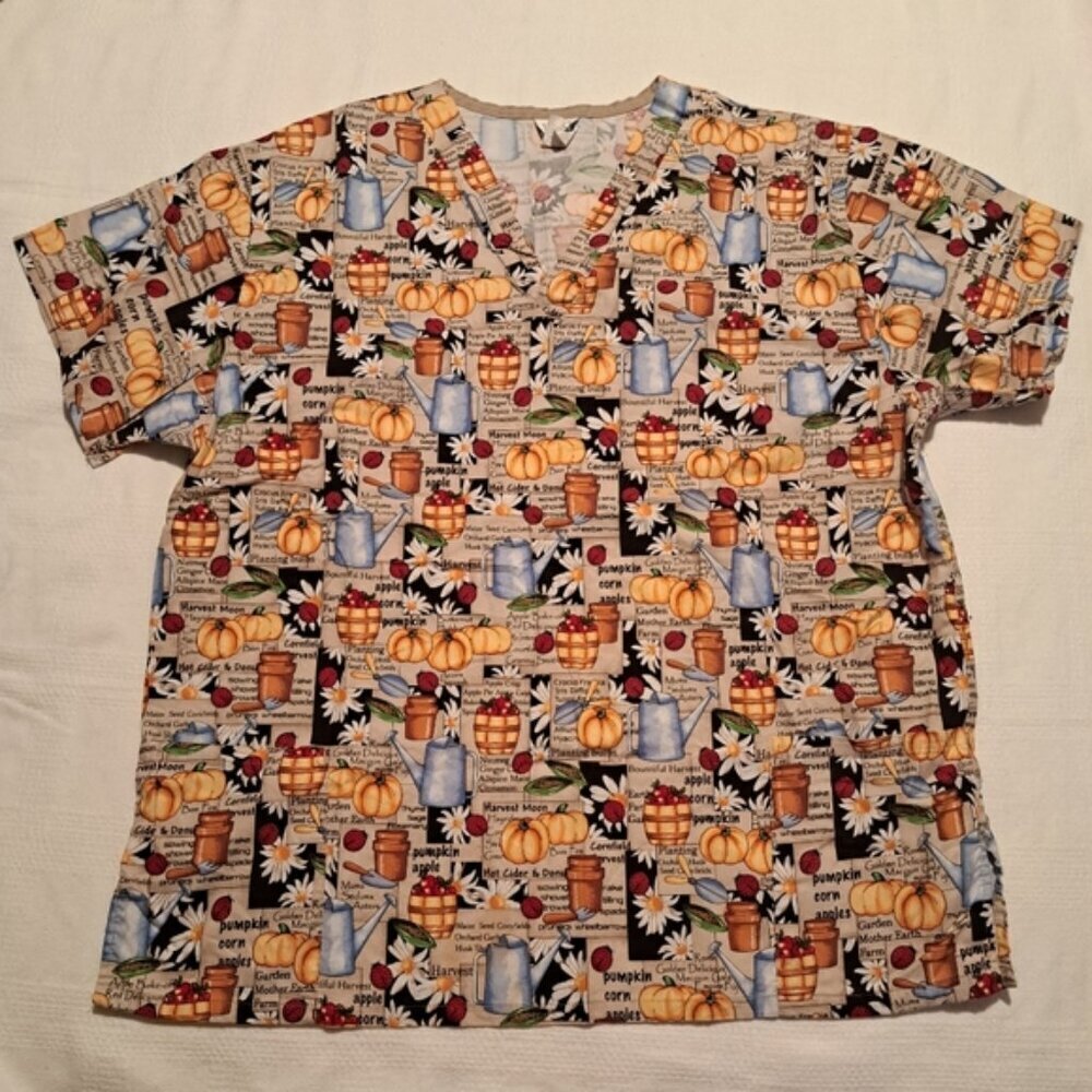 Fall pumpkin apple women's size Large scrub uniform top VGUC
